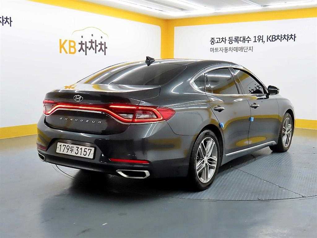 HYUNDAI Grandeur - Vista 4