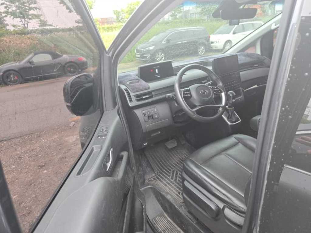 HYUNDAI Staria - Vista 10