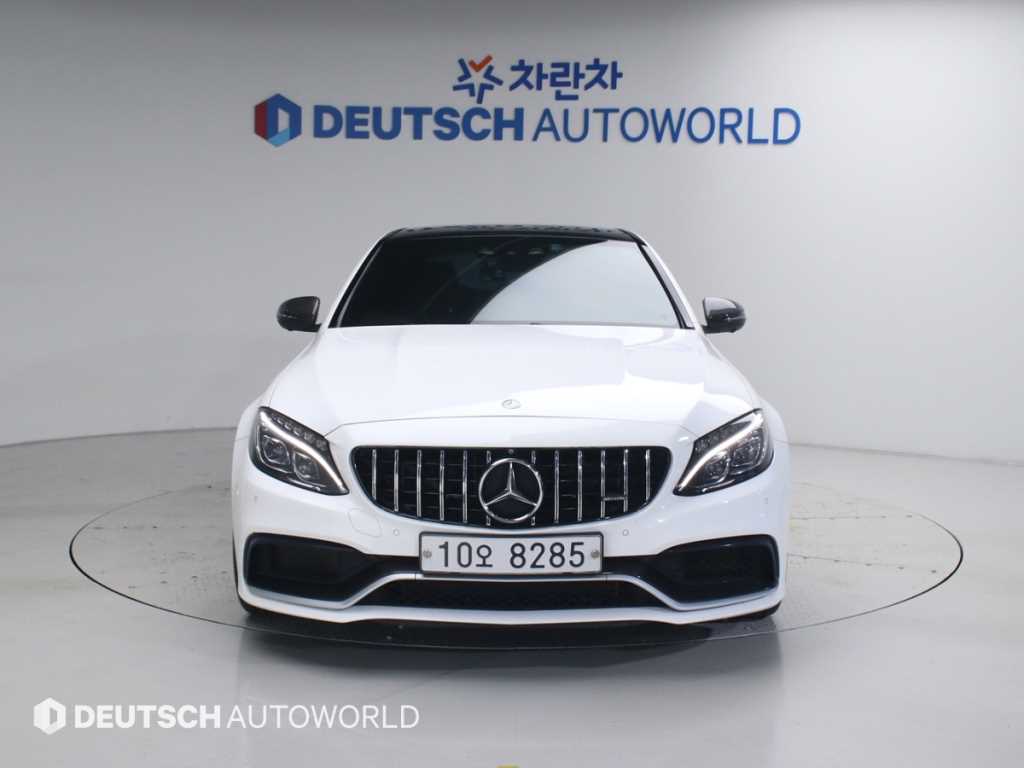 Mercedes Benz C Class - Vista 3