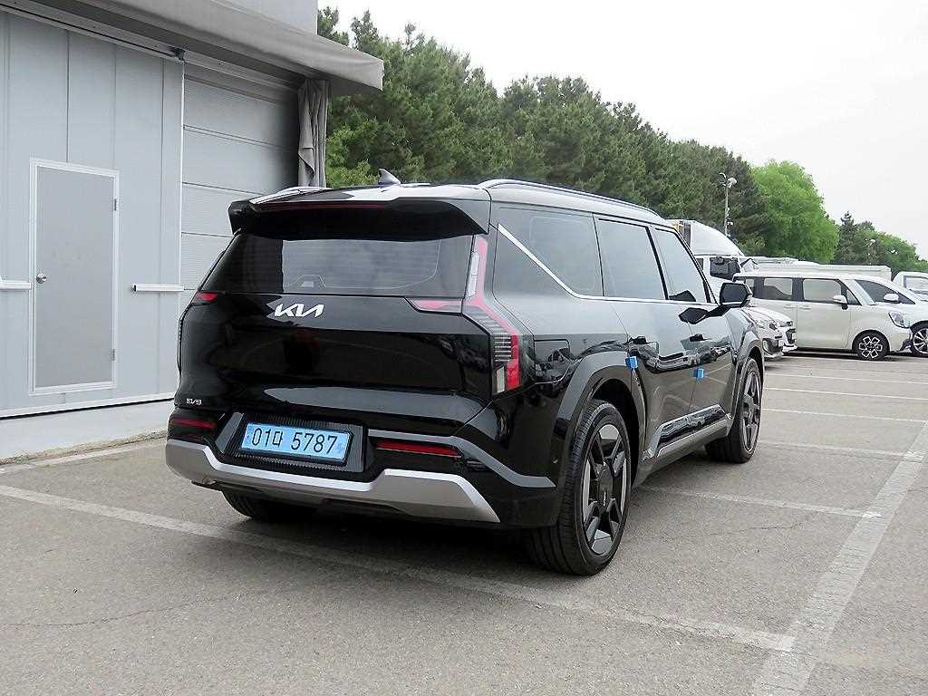 KIA EV9 - Vista 4