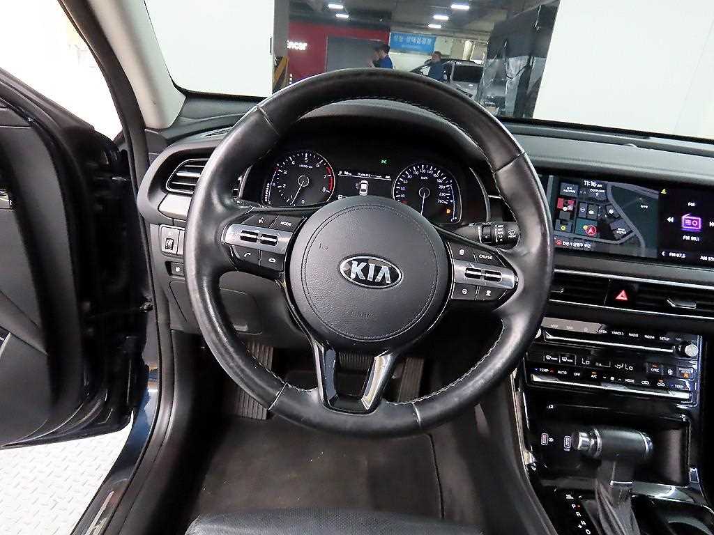 KIA K7 - Vista 9
