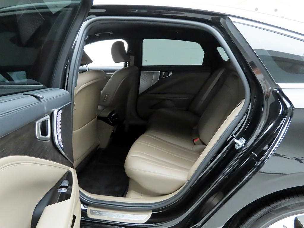 KIA K8 - Vista 12