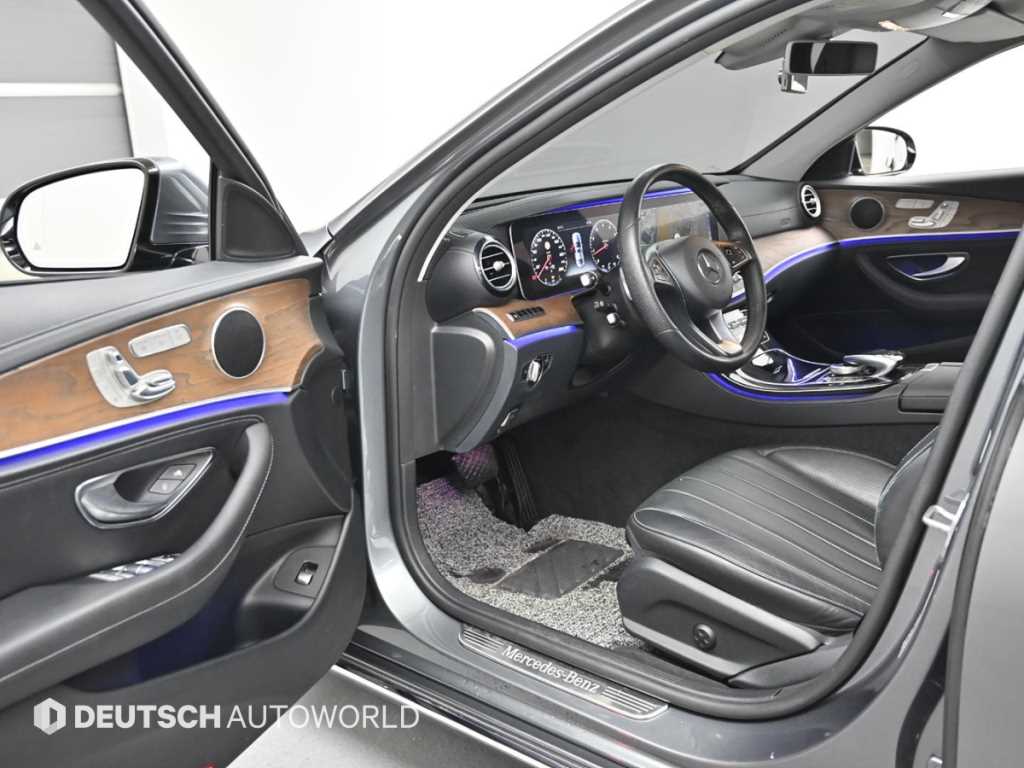 Mercedes Benz E class - Vista 11