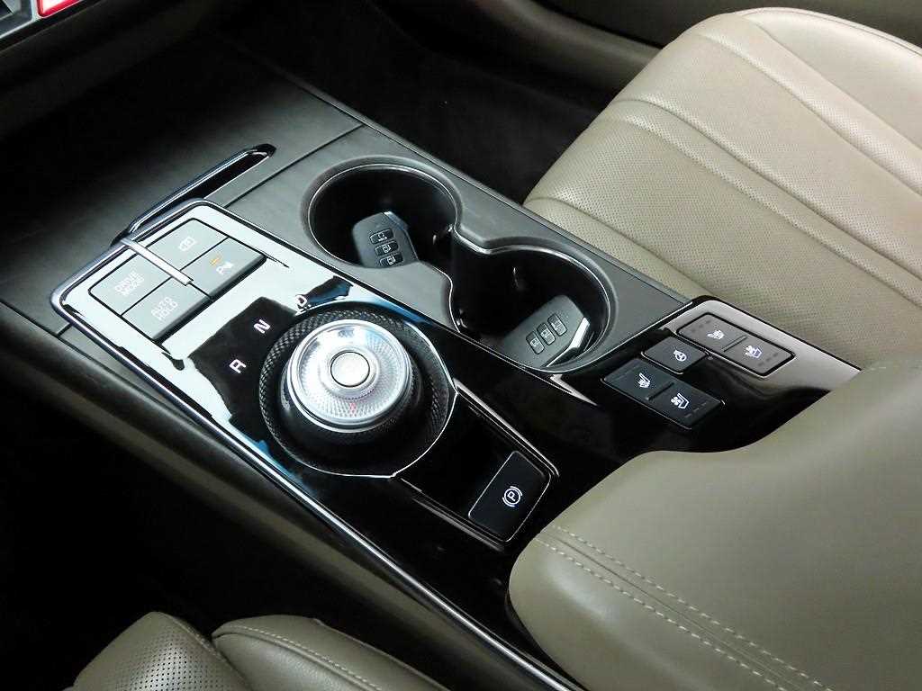 KIA K8 - Vista 10