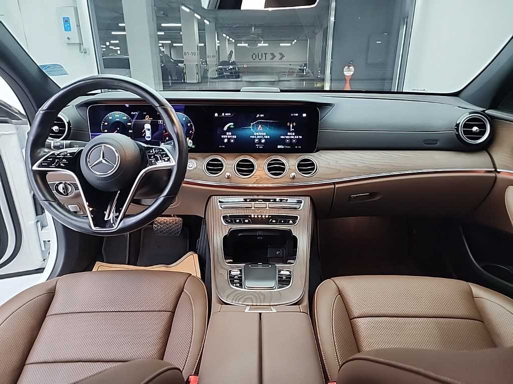 Mercedes Benz E class - Vista 7
