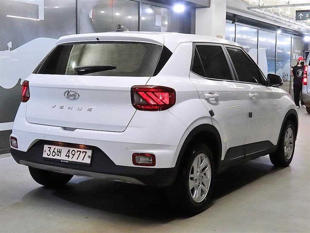 HYUNDAI Venue - Vista 4