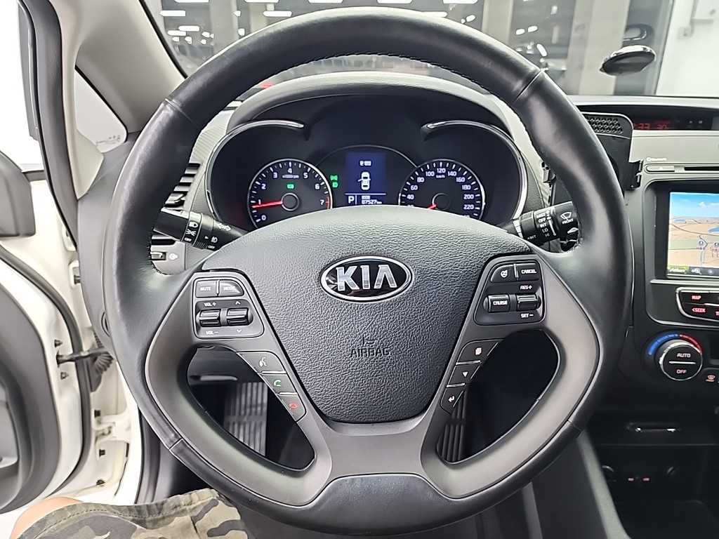 KIA K3 - Vista 9