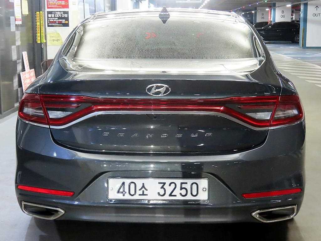 HYUNDAI Grandeur - Vista 5