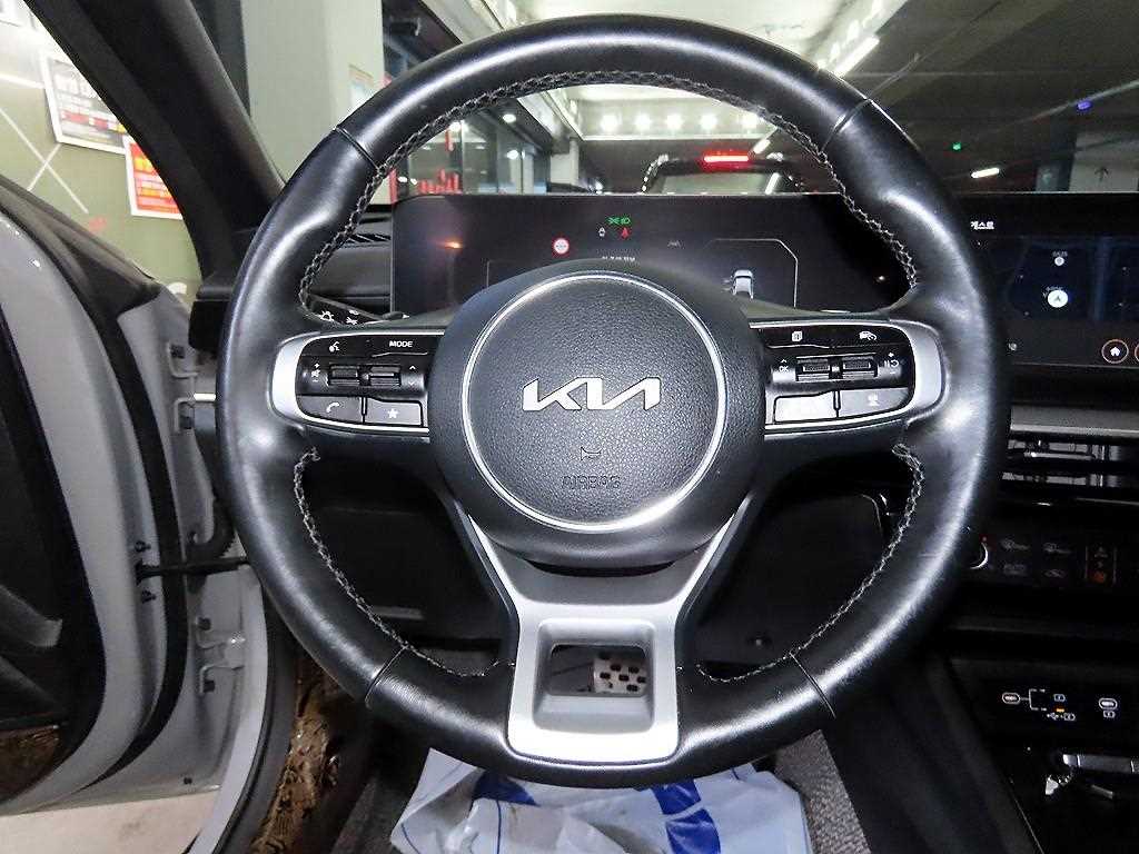 KIA K5 - Vista 8