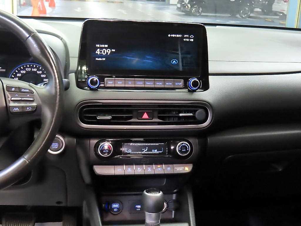 HYUNDAI Kona - Vista 11
