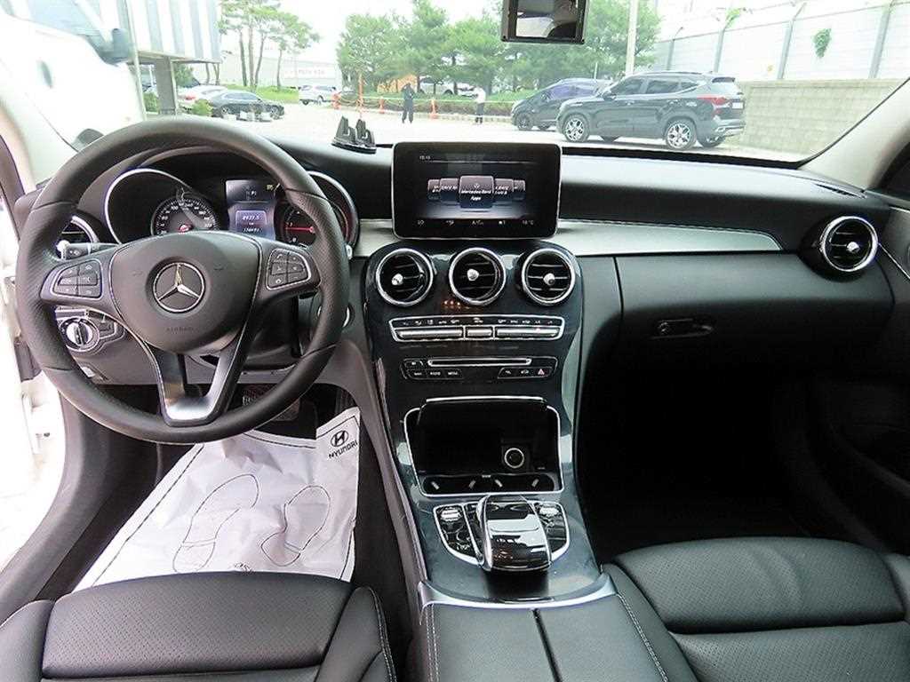 Mercedes Benz C Class - Vista 7