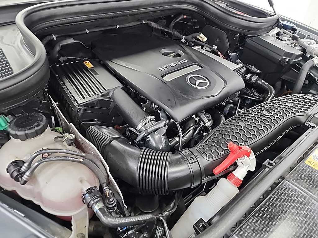 Mercedes Benz GLE Class - Vista 5