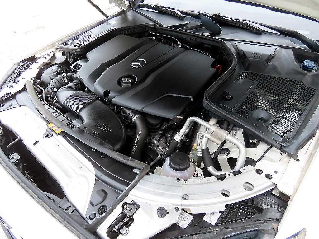 Mercedes Benz C Class 2016 Blanco - Importación desde Corea - HF Imports Iquique - Foto 19
