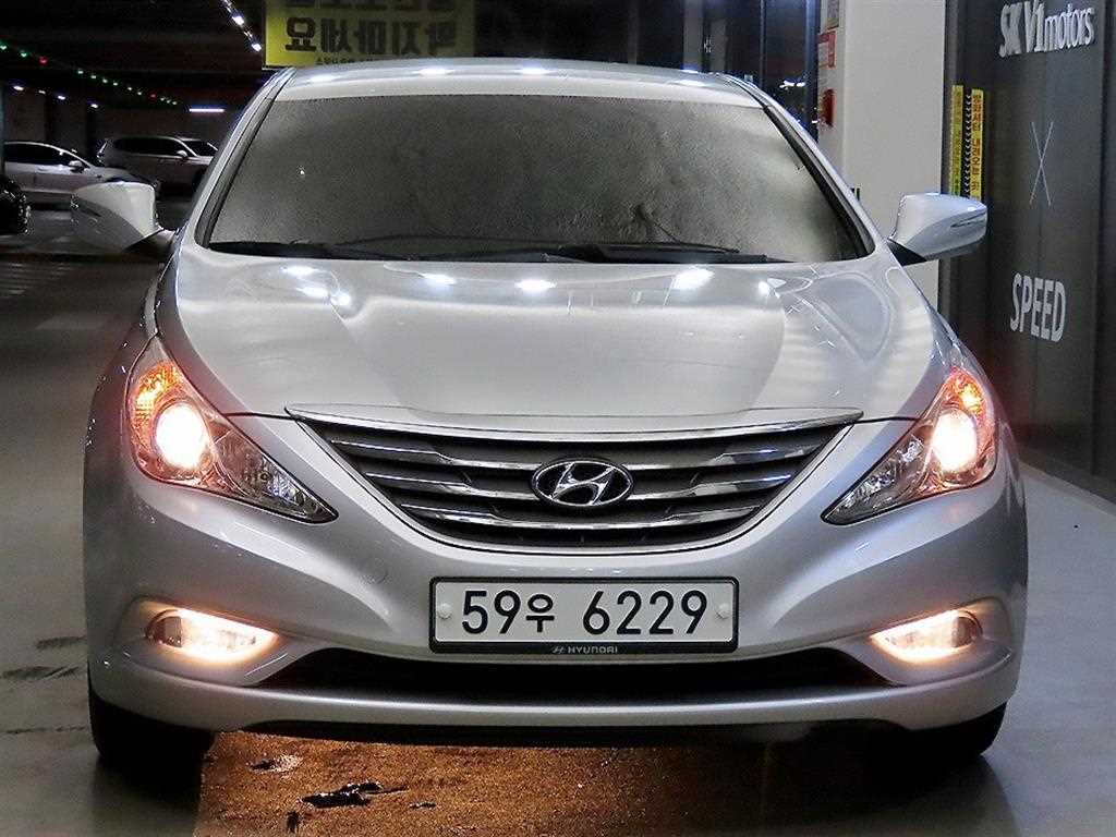 HYUNDAI Sonata - Vista 2