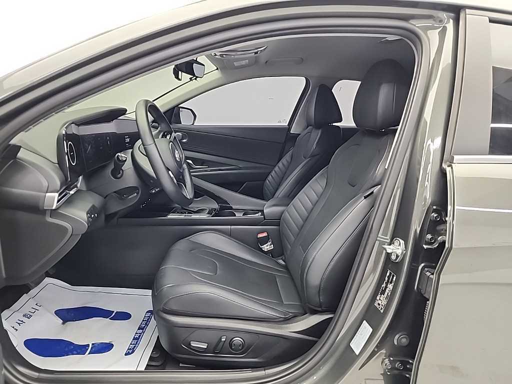 HYUNDAI Avante - Vista 11