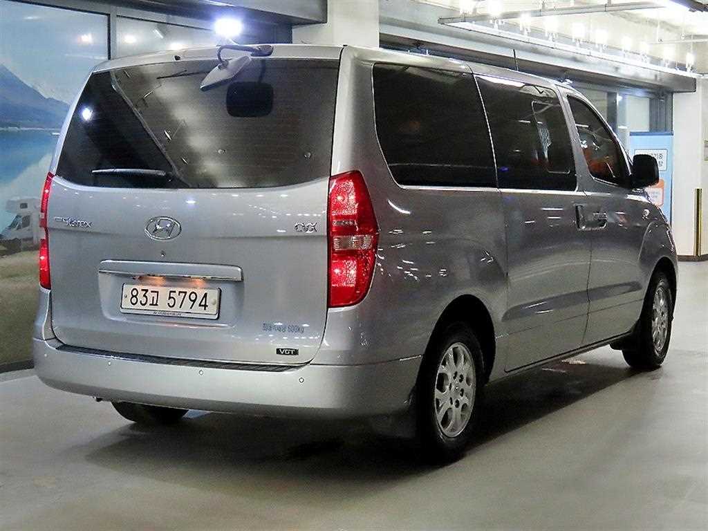 HYUNDAI Starex - Vista 4