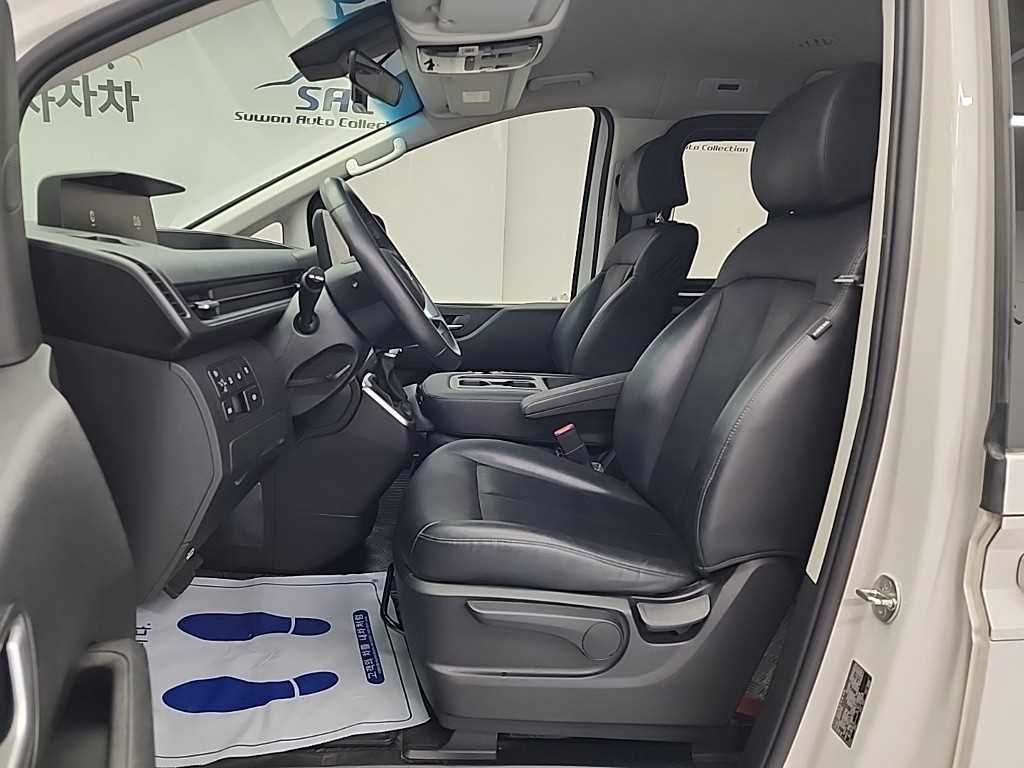 HYUNDAI Staria - Vista 11