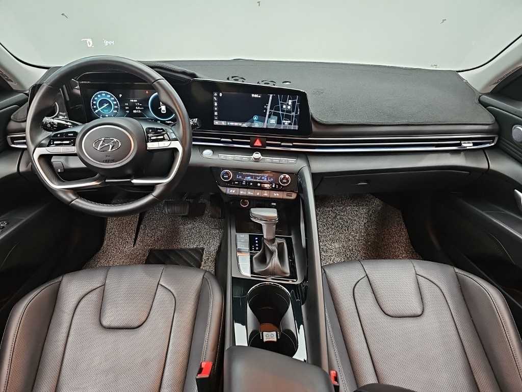 HYUNDAI Avante - Vista 7