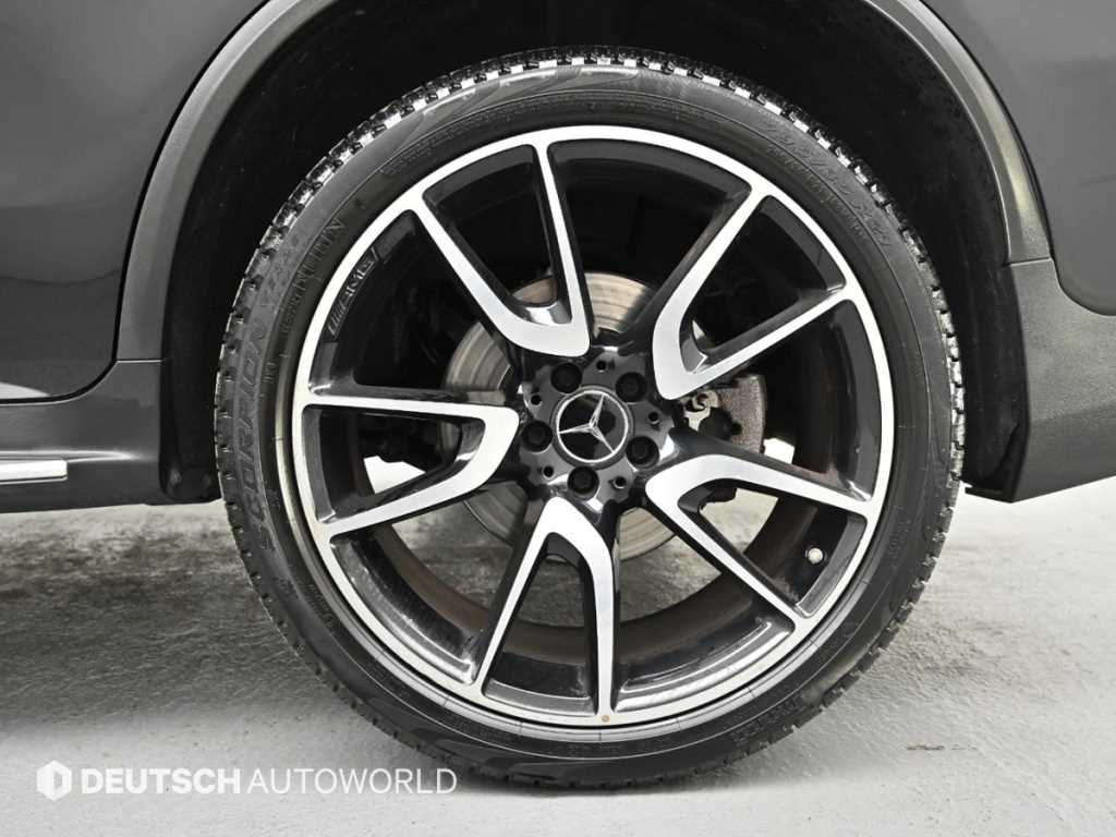 Mercedes Benz GLC Class - Vista 5