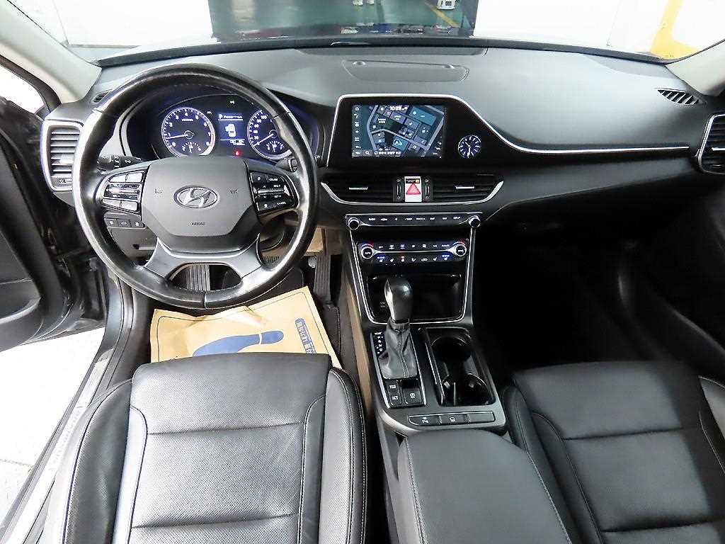 HYUNDAI Grandeur - Vista 7