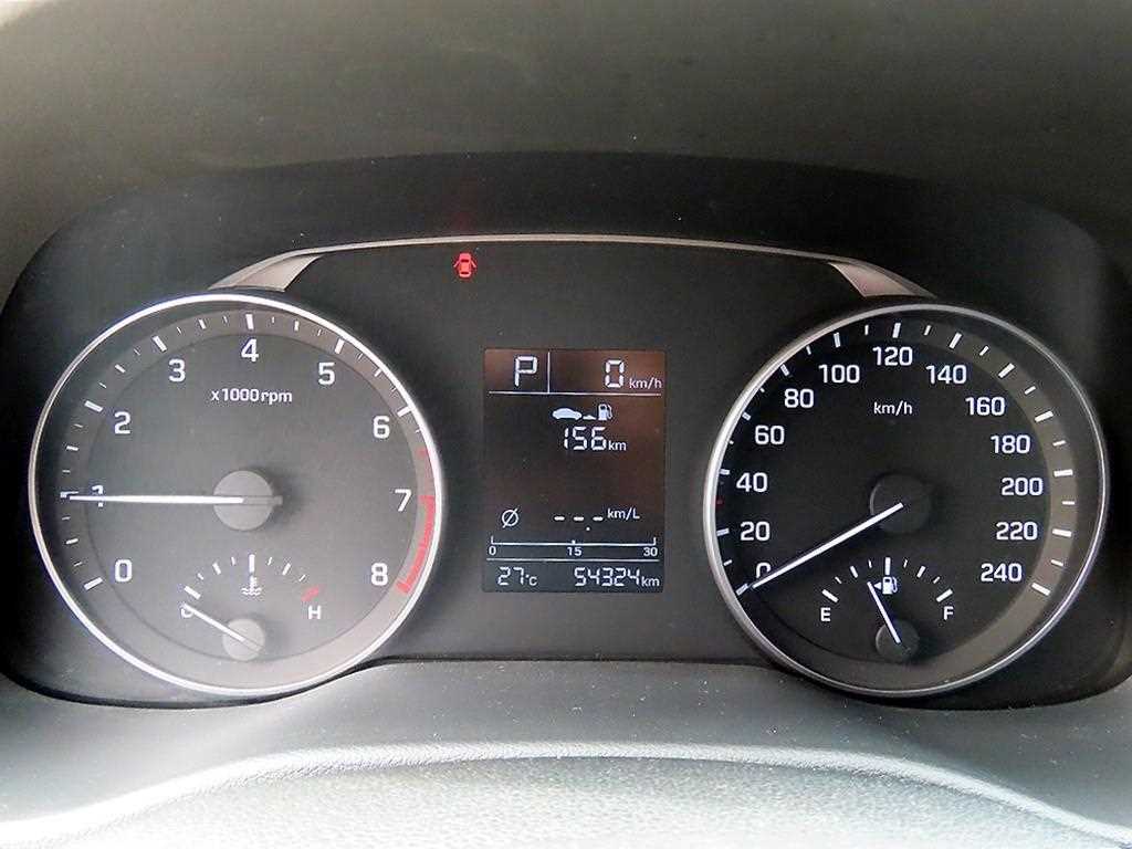 HYUNDAI Avante - Vista 8