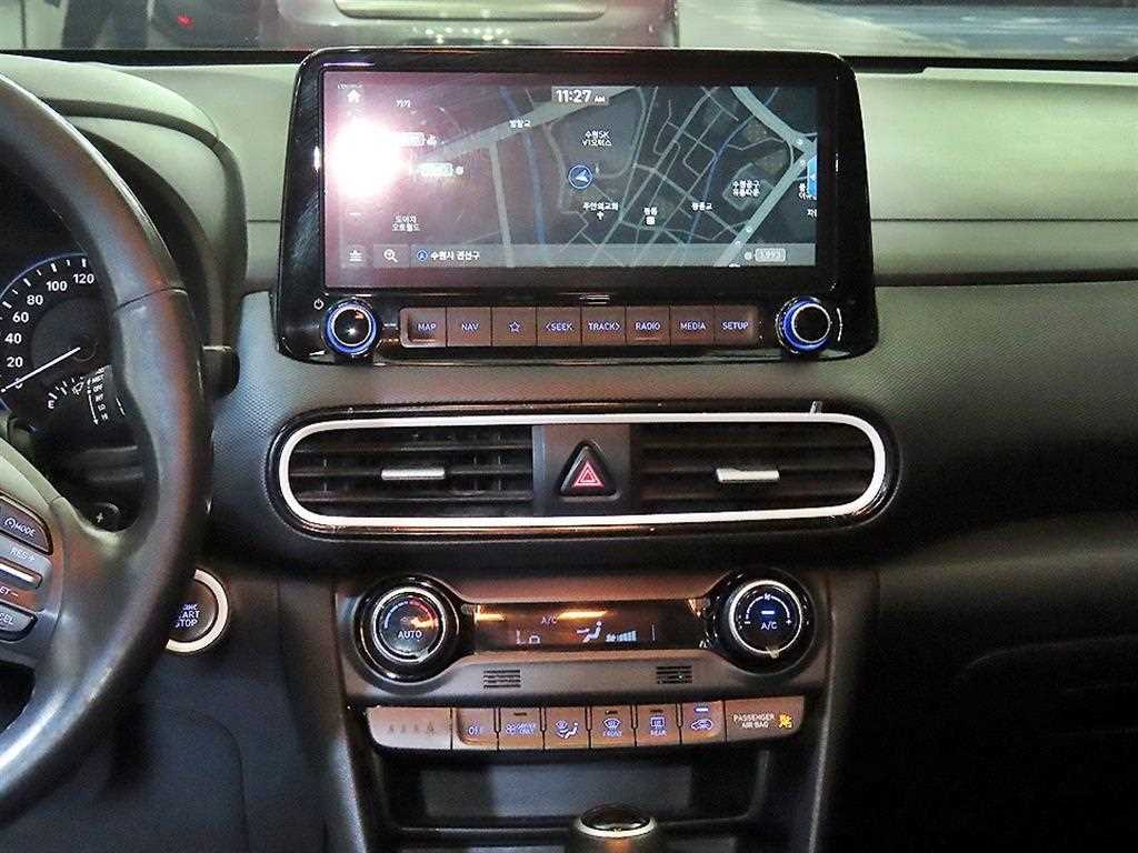 HYUNDAI Kona - Vista 11