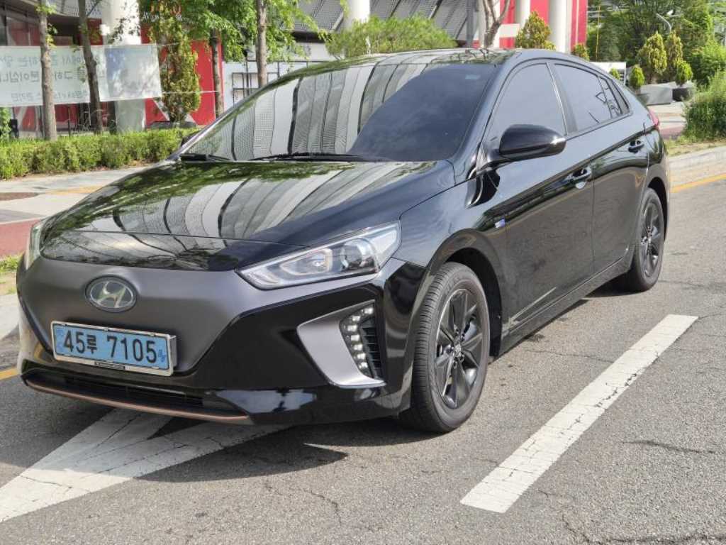 HYUNDAI Ioniq - Vista 3