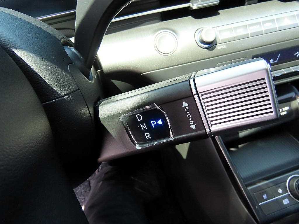 HYUNDAI Kona - Vista 10
