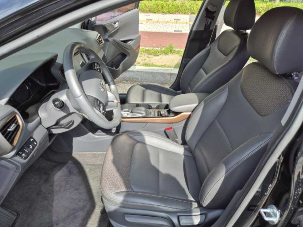 HYUNDAI Ioniq - Vista 9