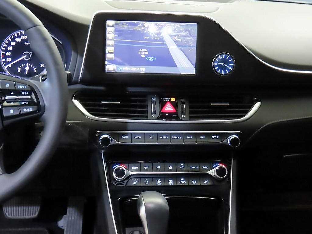 HYUNDAI Grandeur - Vista 11