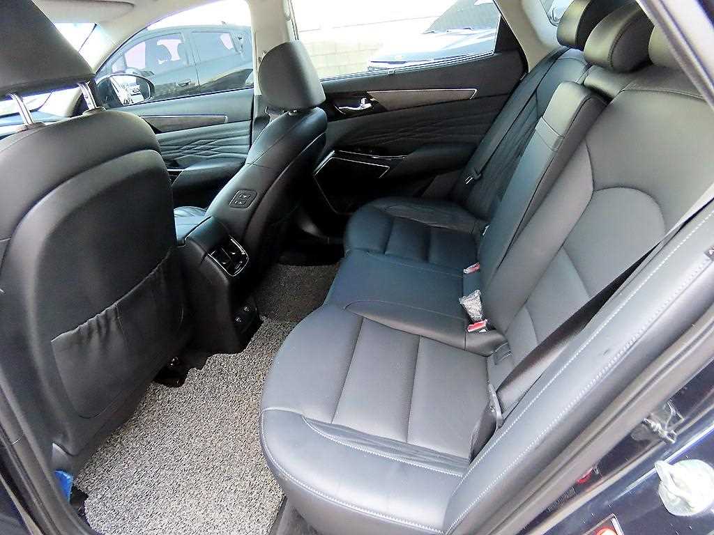 KIA K7 - Vista 6