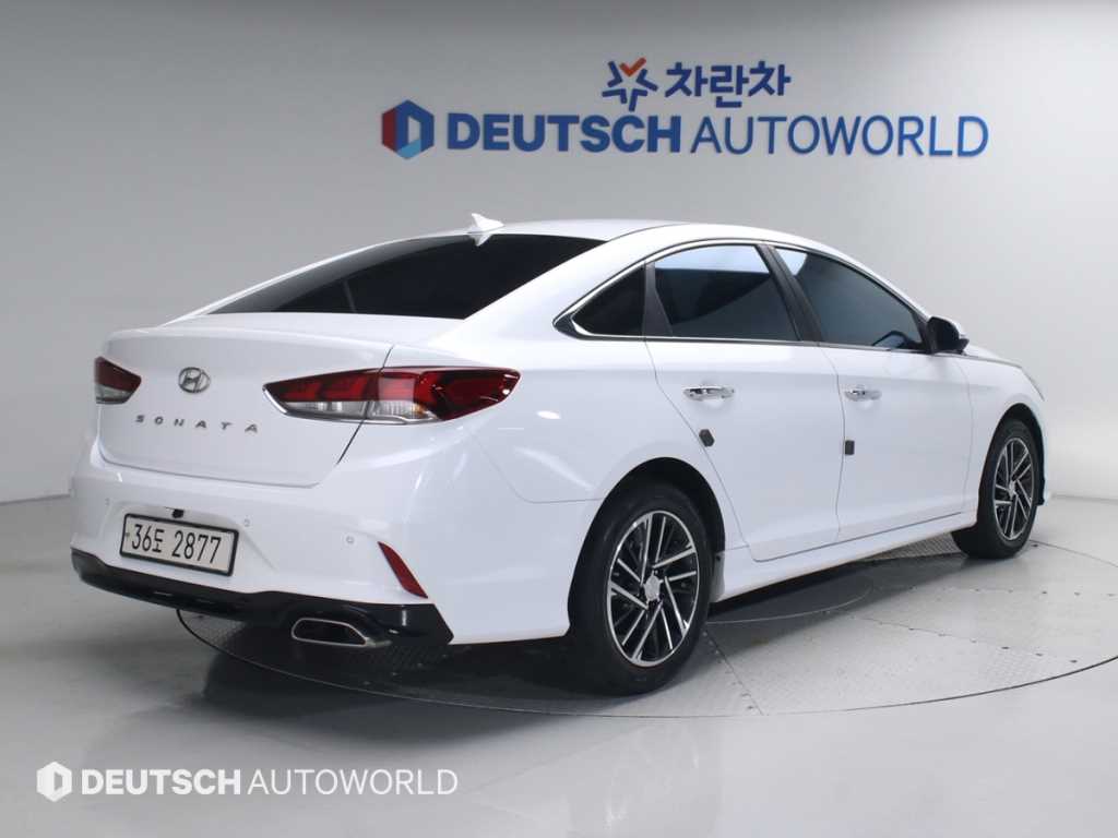 HYUNDAI Sonata - Vista 2
