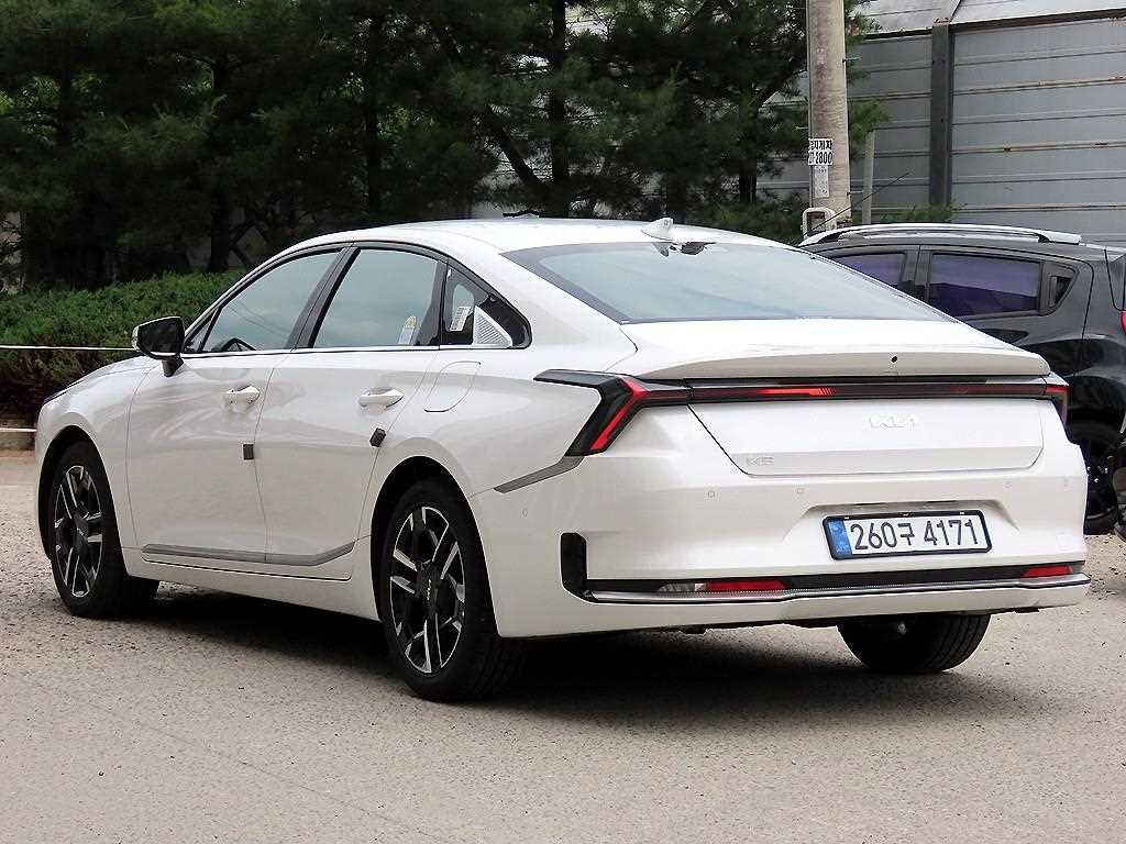 KIA K8 - Vista 3