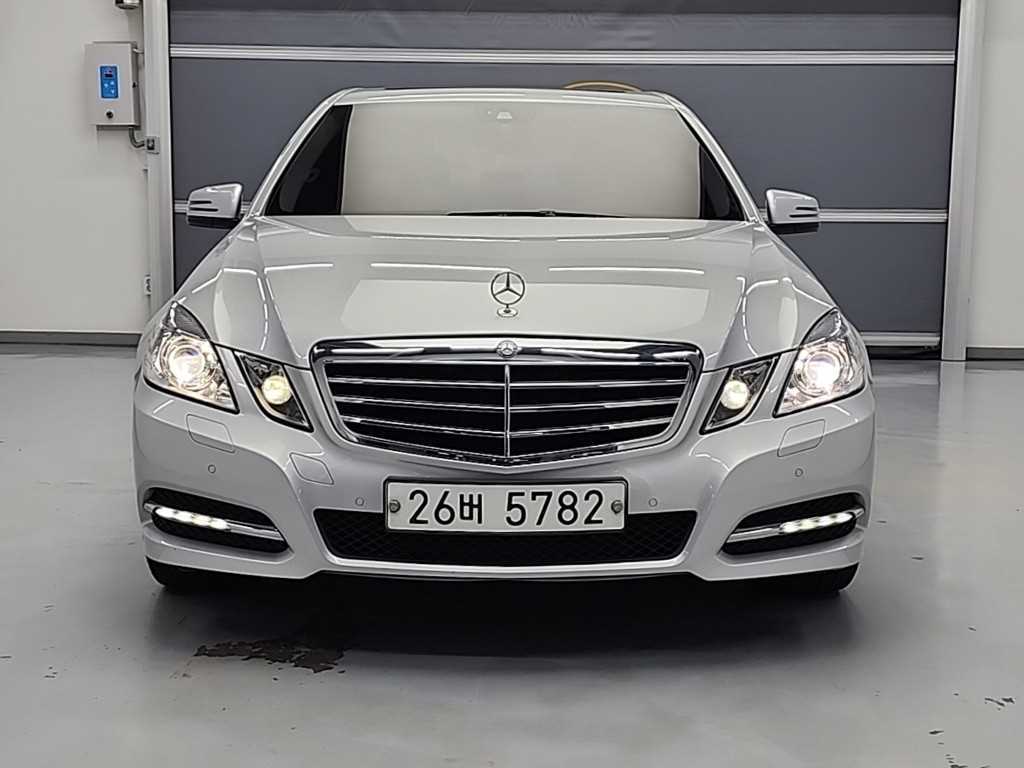 Mercedes Benz E class - Vista 3