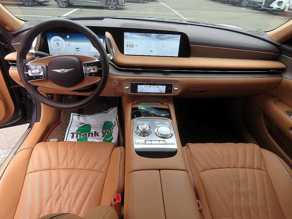 Genesis G90 - Vista 8