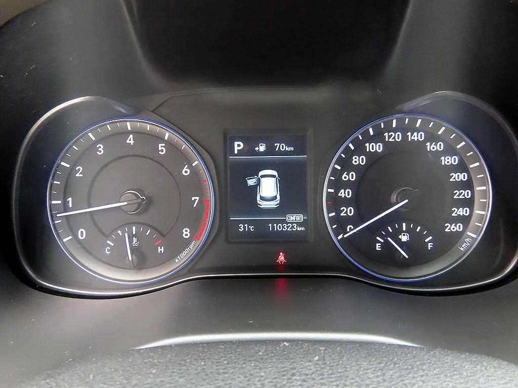 HYUNDAI Kona - Vista 9