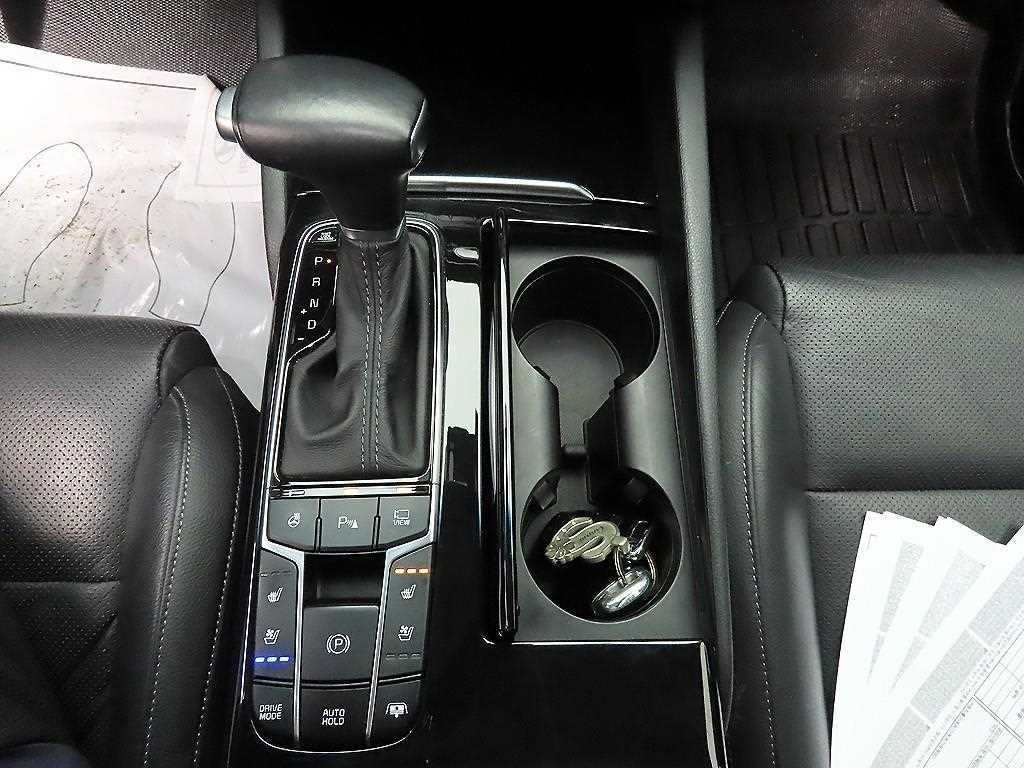KIA K7 - Vista 10