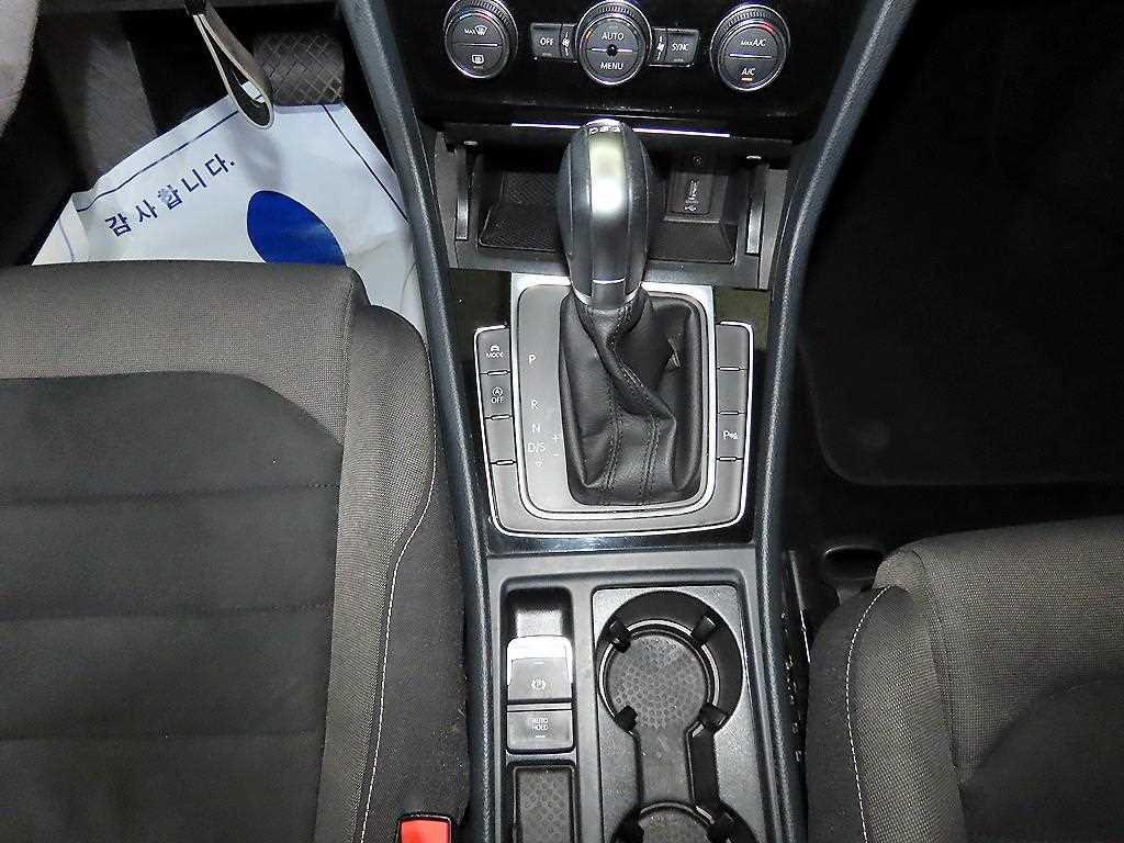 Volkswagen Golf - Vista 12