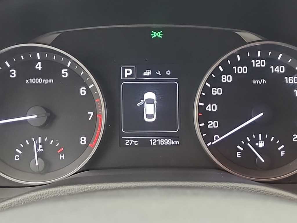 HYUNDAI Avante - Vista 6