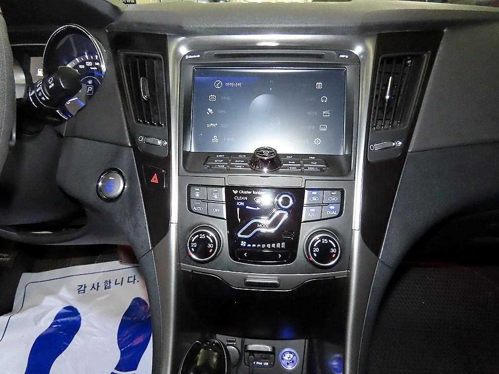 HYUNDAI Sonata - Vista 11