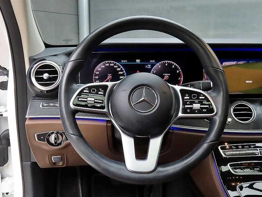 Mercedes Benz E class - Vista 9