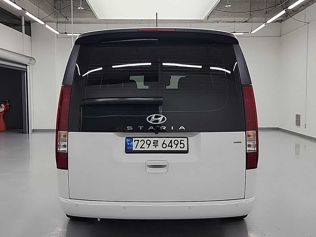 HYUNDAI Staria - Vista 3