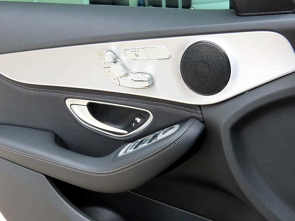 Mercedes Benz C Class - Vista 12