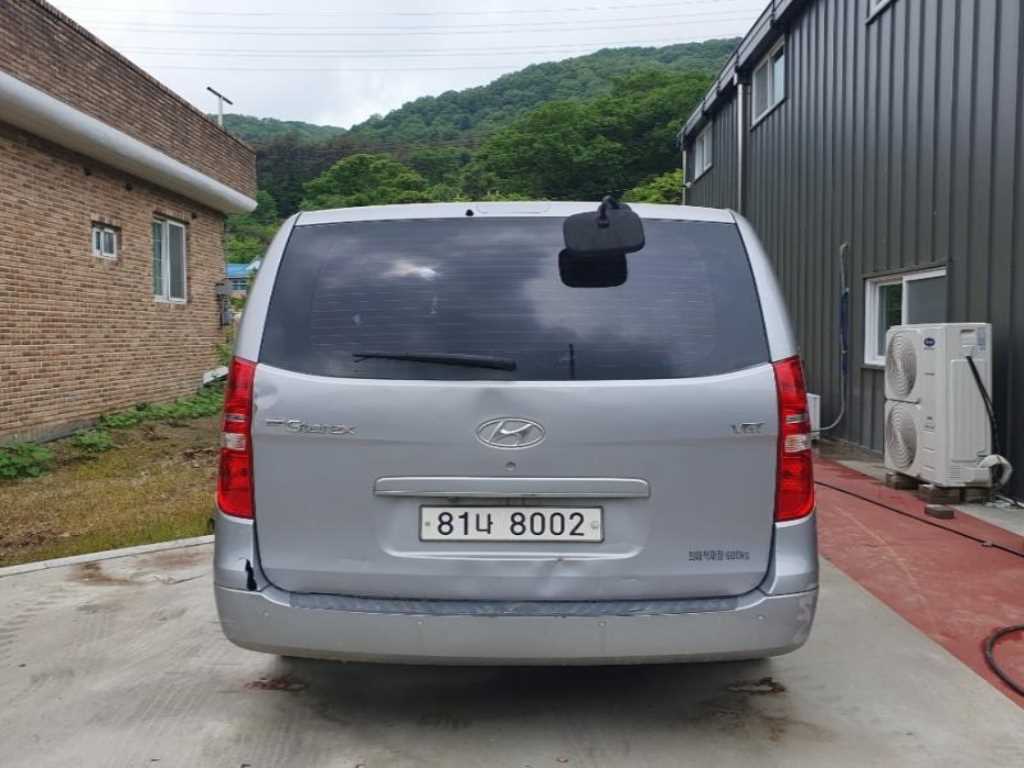 HYUNDAI Starex - Vista 2
