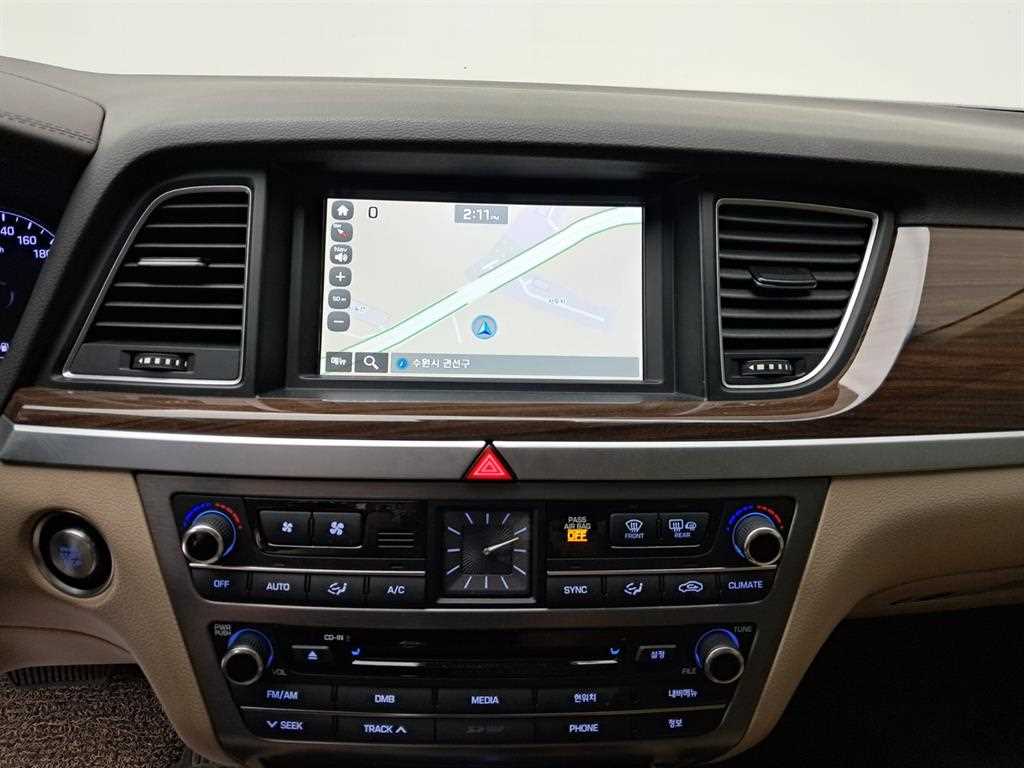 HYUNDAI Genesis - Vista 9