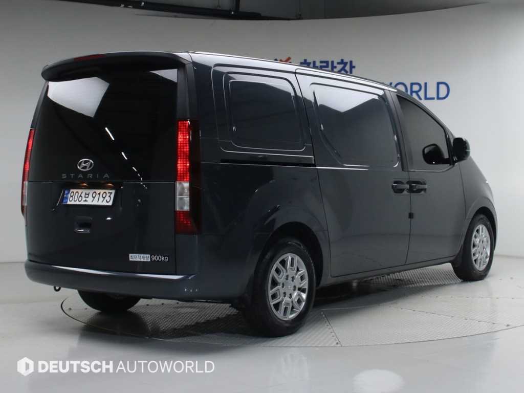 HYUNDAI Staria - Vista 2
