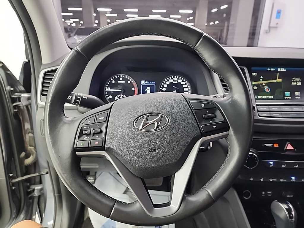 HYUNDAI Tucson - Vista 9