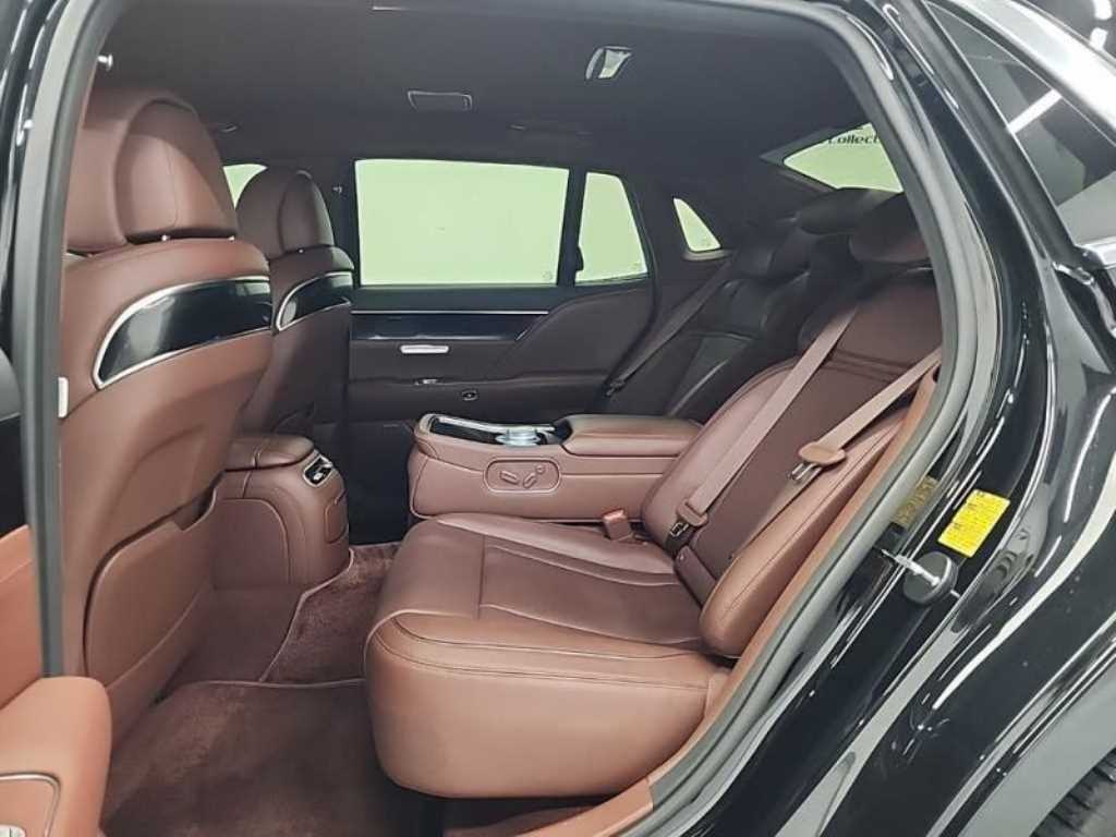 Genesis G90 - Vista 12