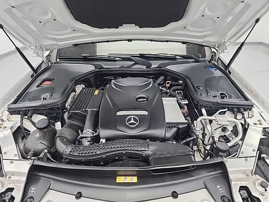 Mercedes Benz E class - Vista 5