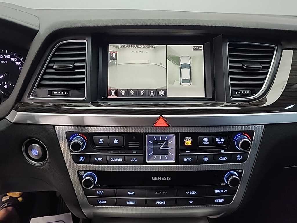 Genesis G80 - Vista 10